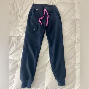 Figs set in night sky 🌌